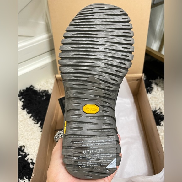 NIB Women’s Size 5 (European Size 36) UGG Adirondack II Plaid Waterproof Boots - Picture 12 of 16